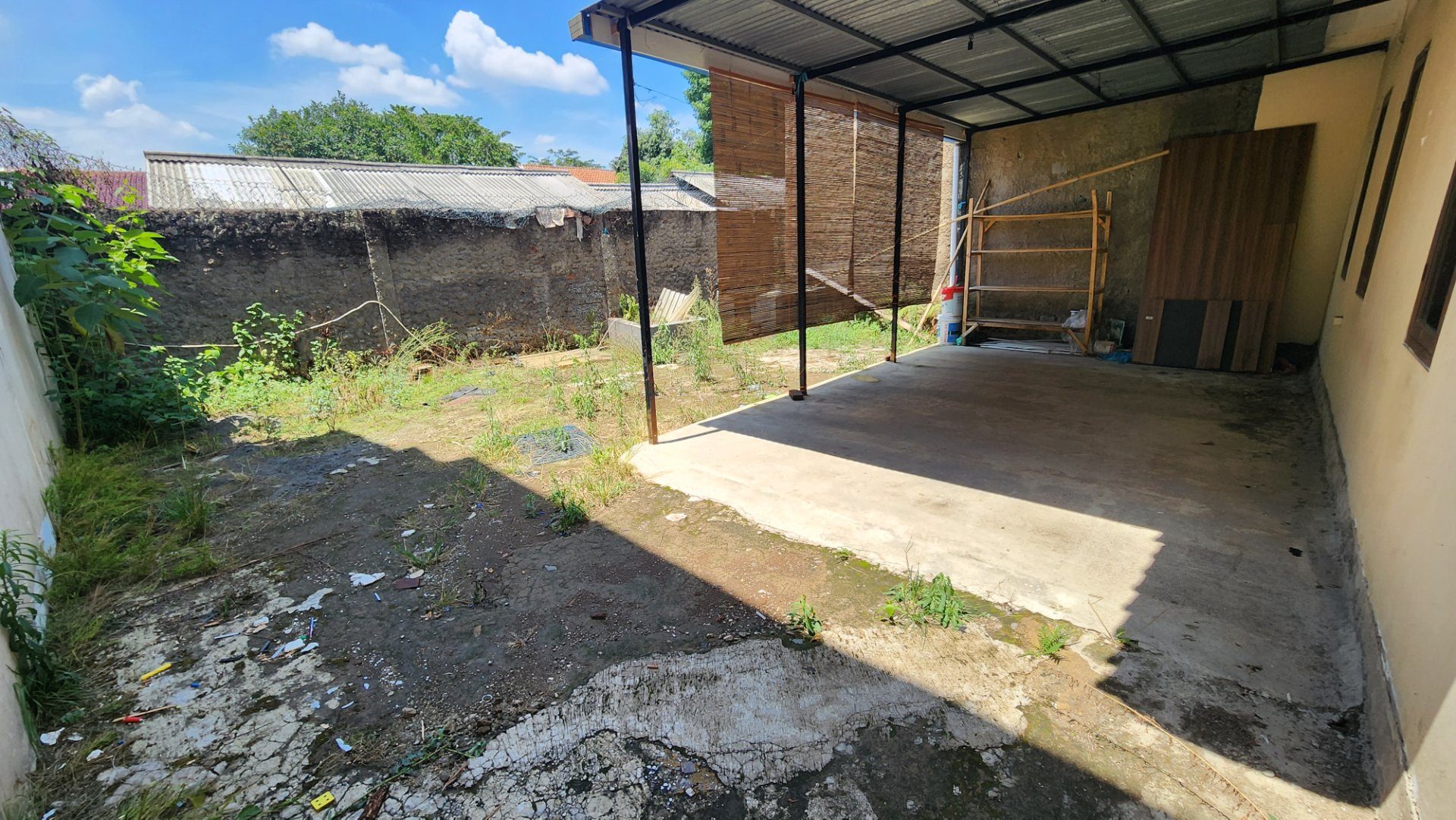 Tampak depan