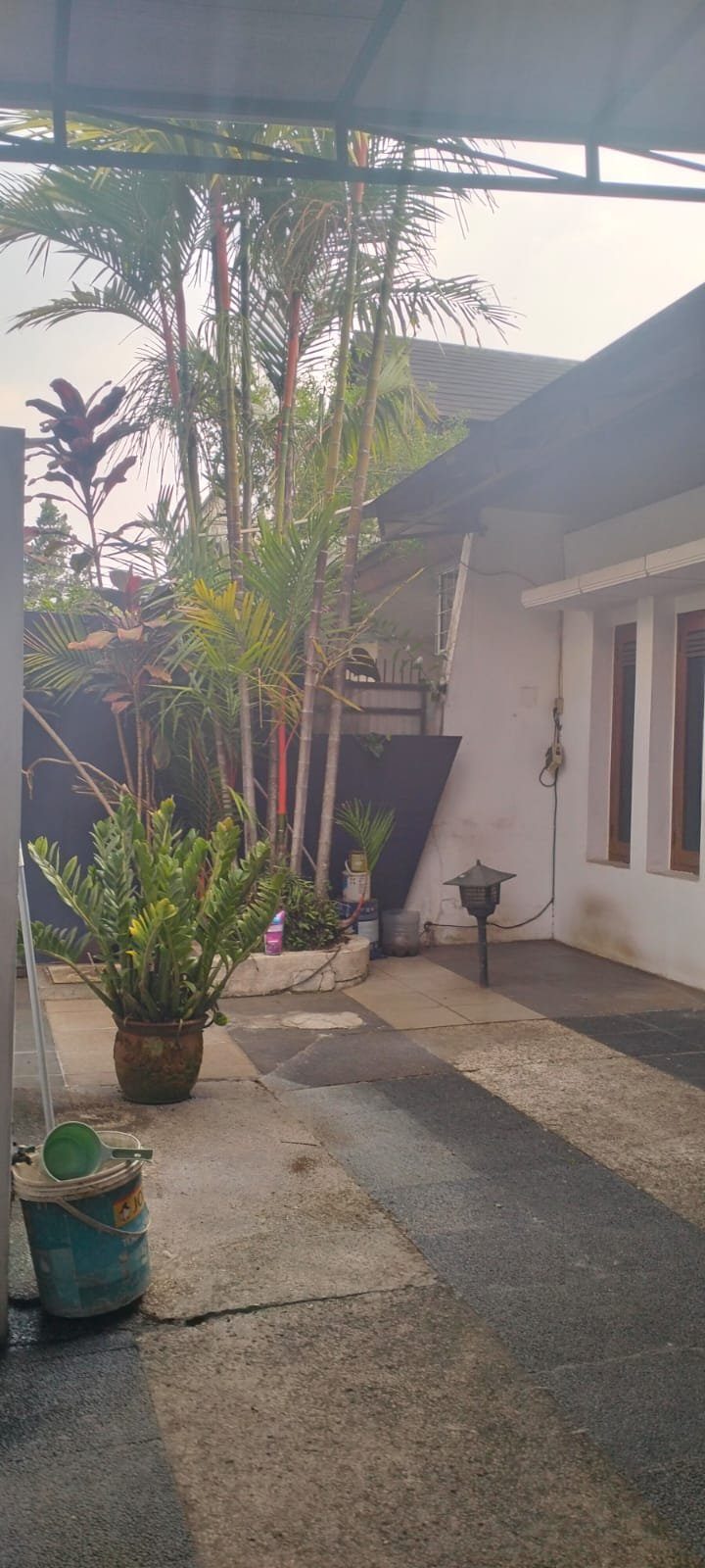 Tampak depan