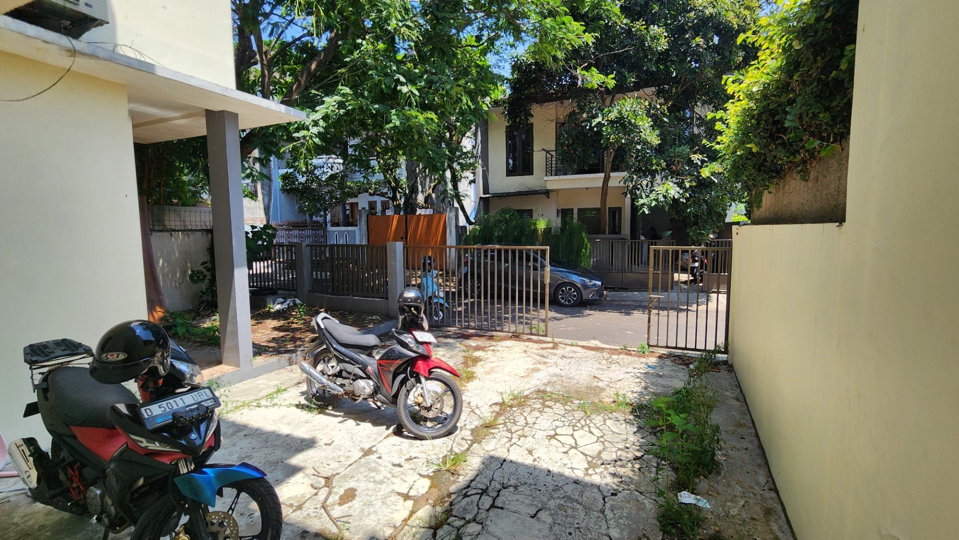 Tampak depan