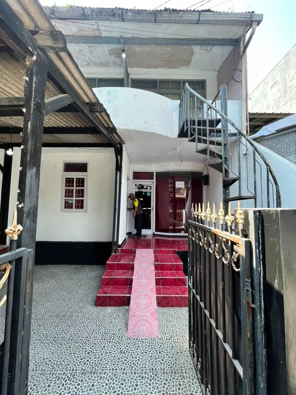 Tampak depan