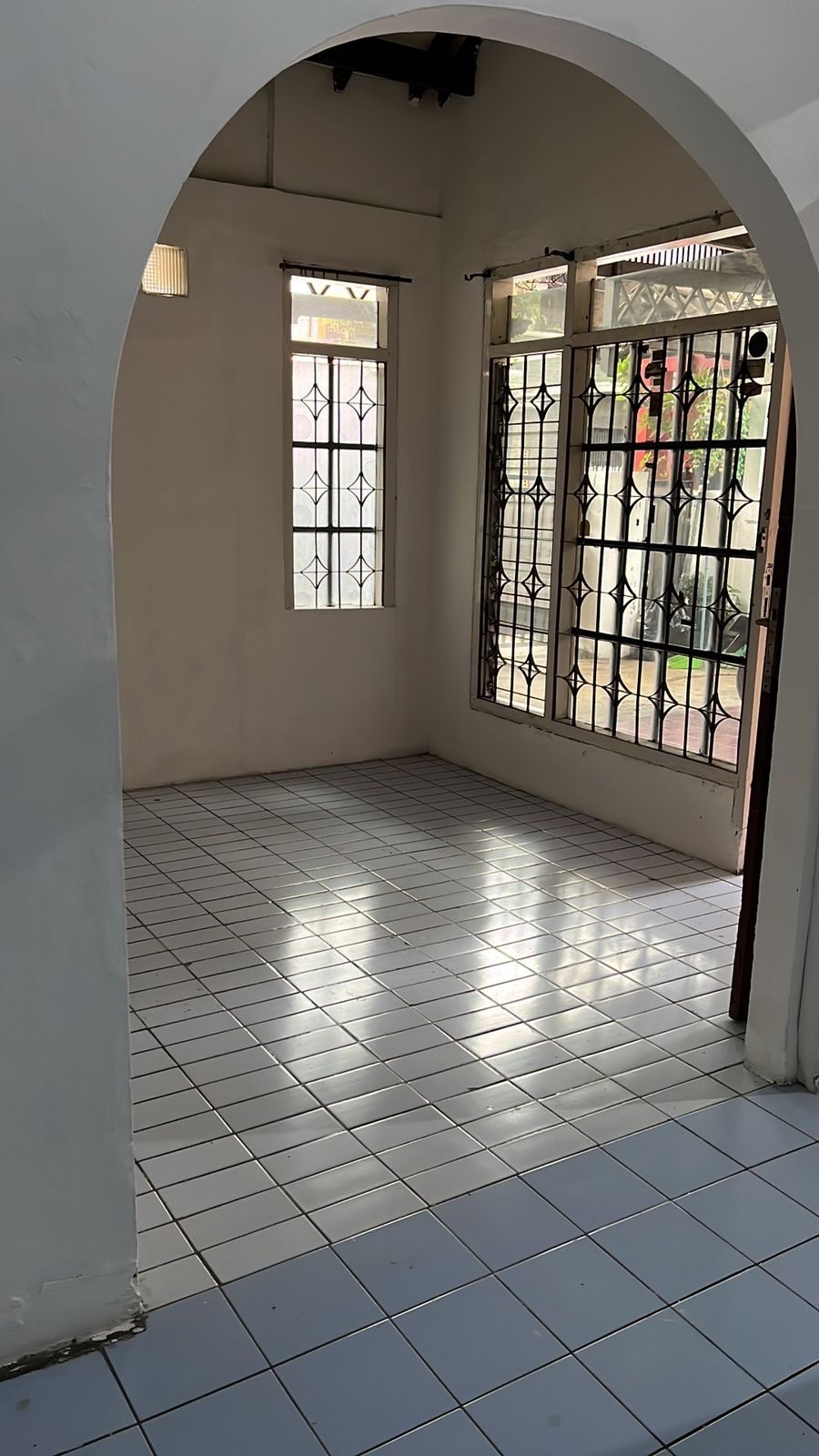 Ruang tamu: Lantai 1